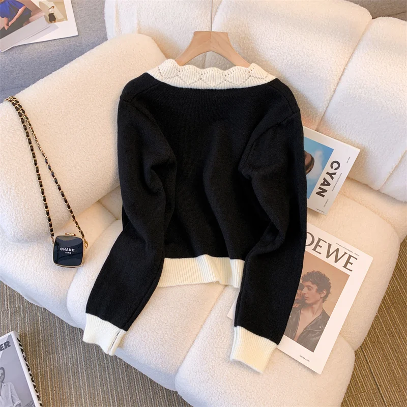 Women's Black Gothic Cropped Cardigan Sweater Vintage 2000s Y2k Emo Jumper Knitwear Long Sleeves V-Neck Cashmere Sweater Autumn view 2