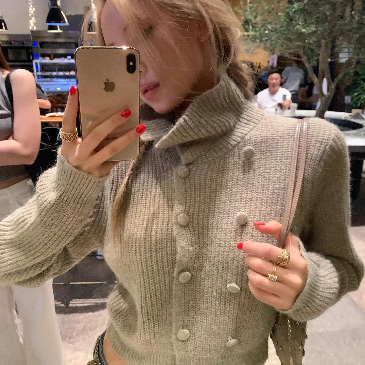 

Gagarich Design Sense Double Breasted Long Sleeved Knitted Sweater Women Autumn Versatile Loose Slimming Casual Niche Short Top