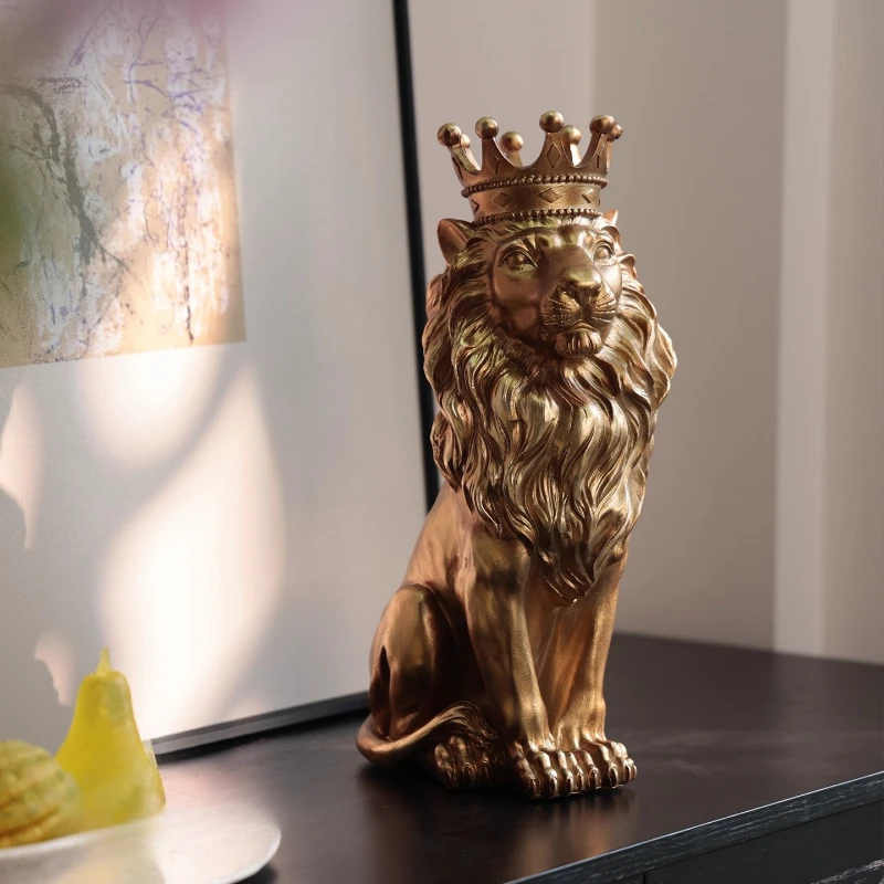 European Home Decoration Living Room Decoration Desktop Crown Lion Statue Eco-friendly Resin Handicraft Christmas Decorative