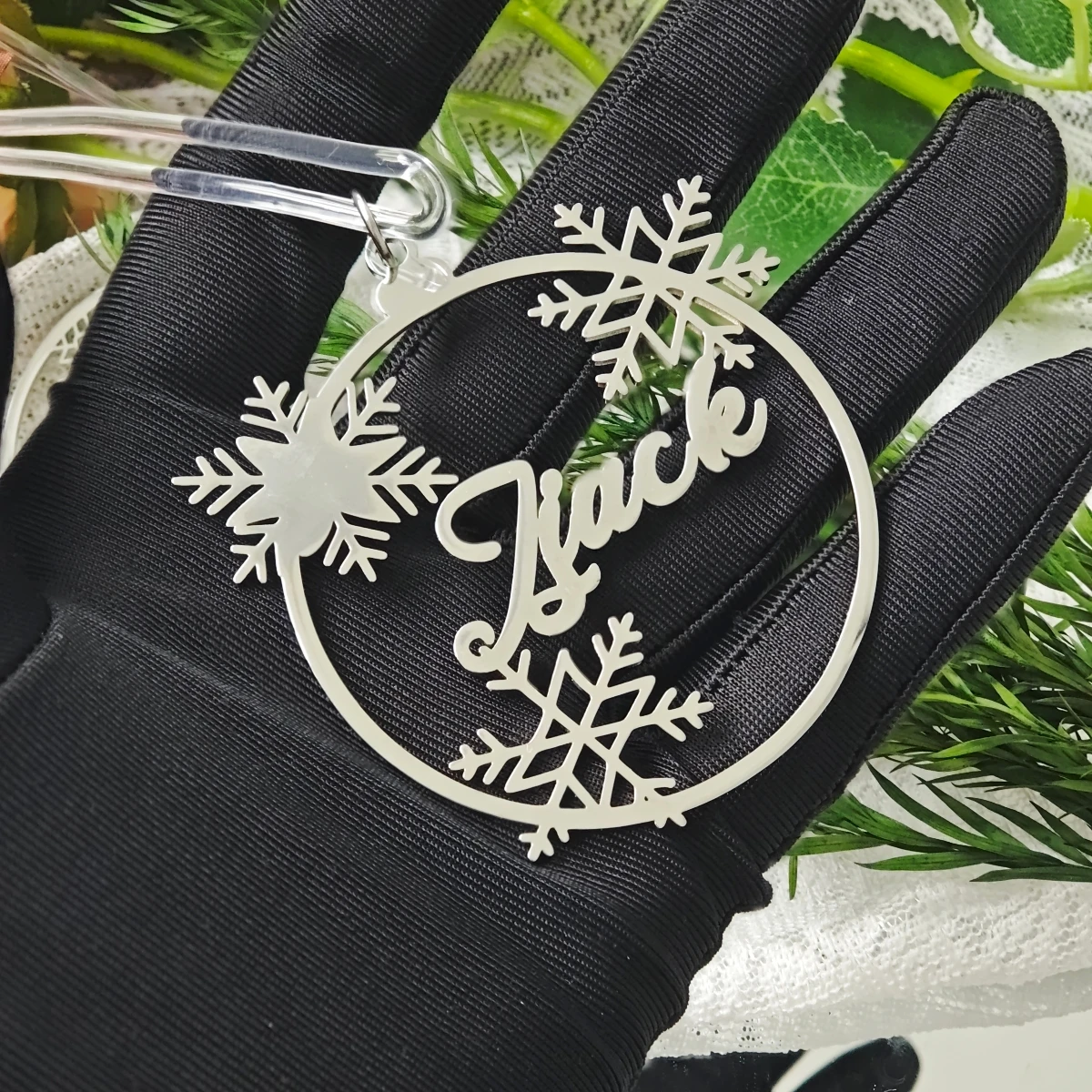 

Customized Stainless Steel Jewelry Christmas Tree Decoration Personalized Name Keychain Christmas Decoration Family Gift