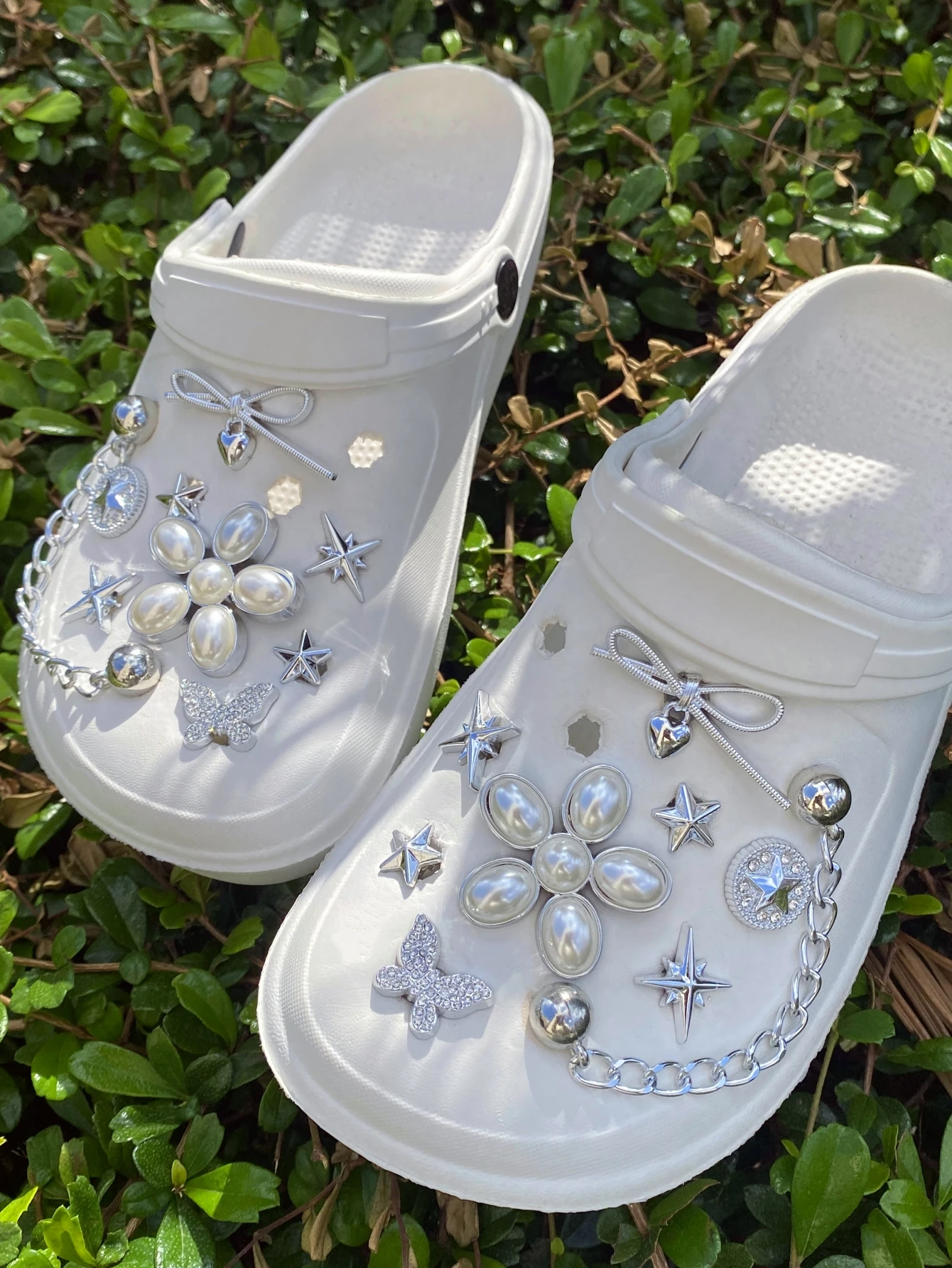 18 pieces (large flowers, bows, small butterflies, five-pointed stars, chains) Crocs with detachable retro DIY imitation pearl f