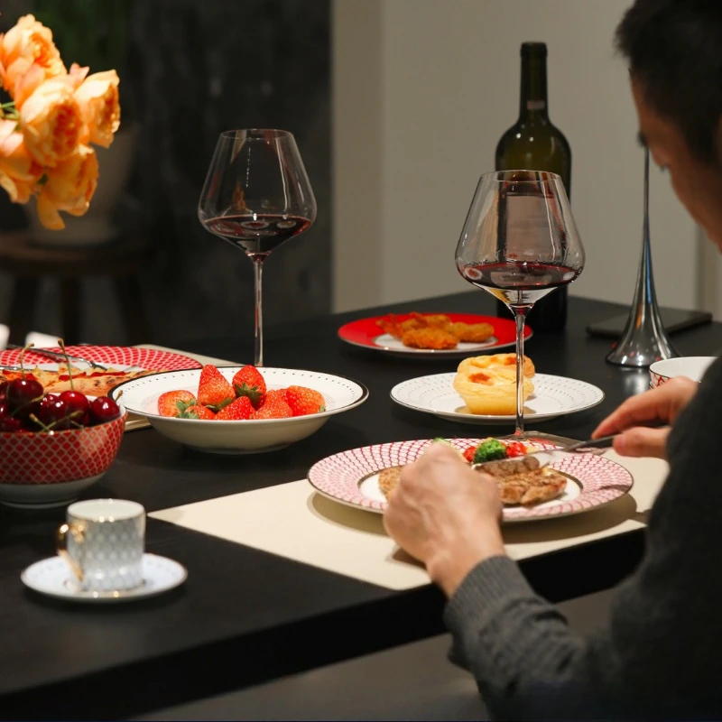 Russian Royal Bone China Red Series Housewarming Tableware Bowls Plates Set Light Luxury And High-End Household Gift