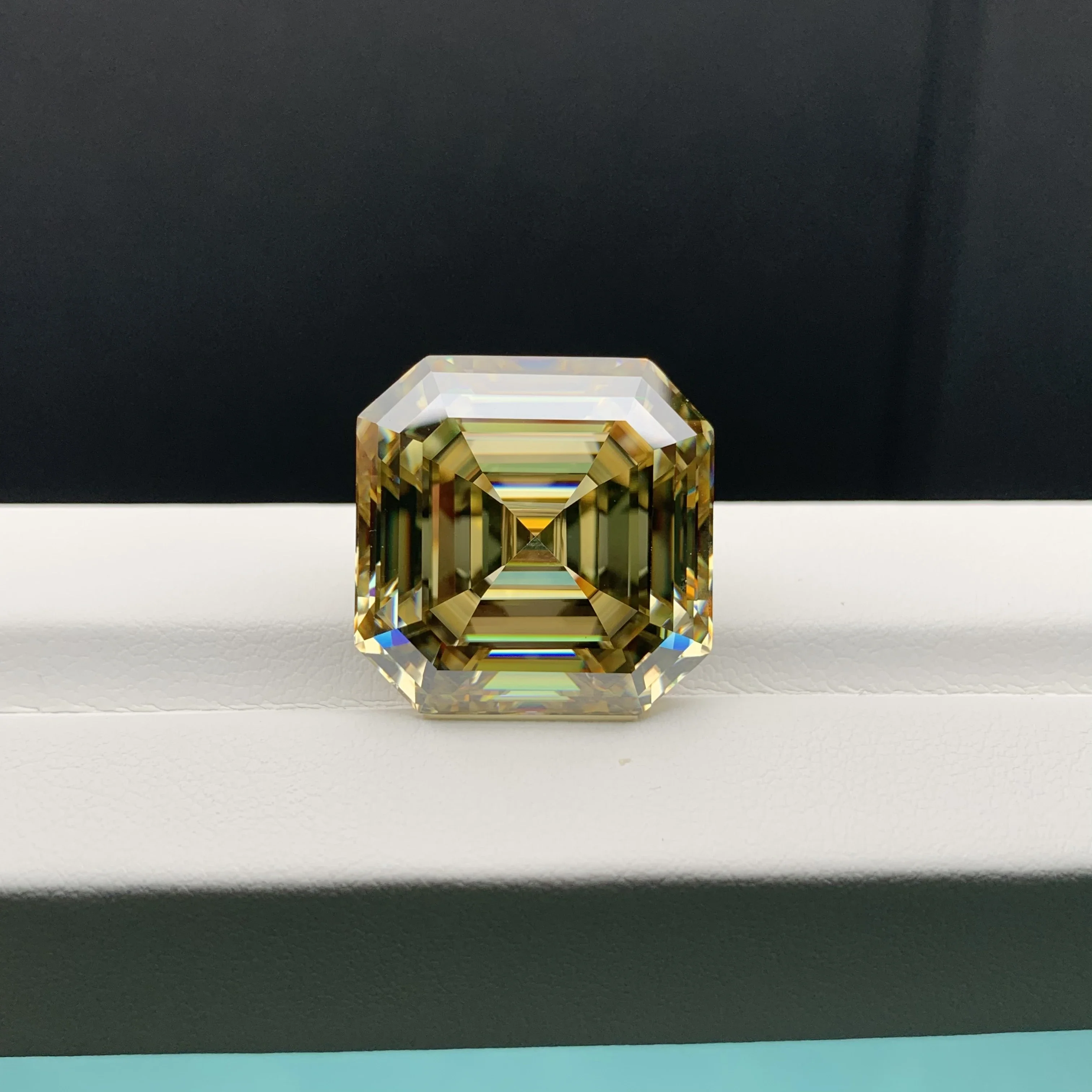 

YanYao Jewelry Original yellow moissanite Asscher 20x20 mm 37 carat loose stone for rings and earrings