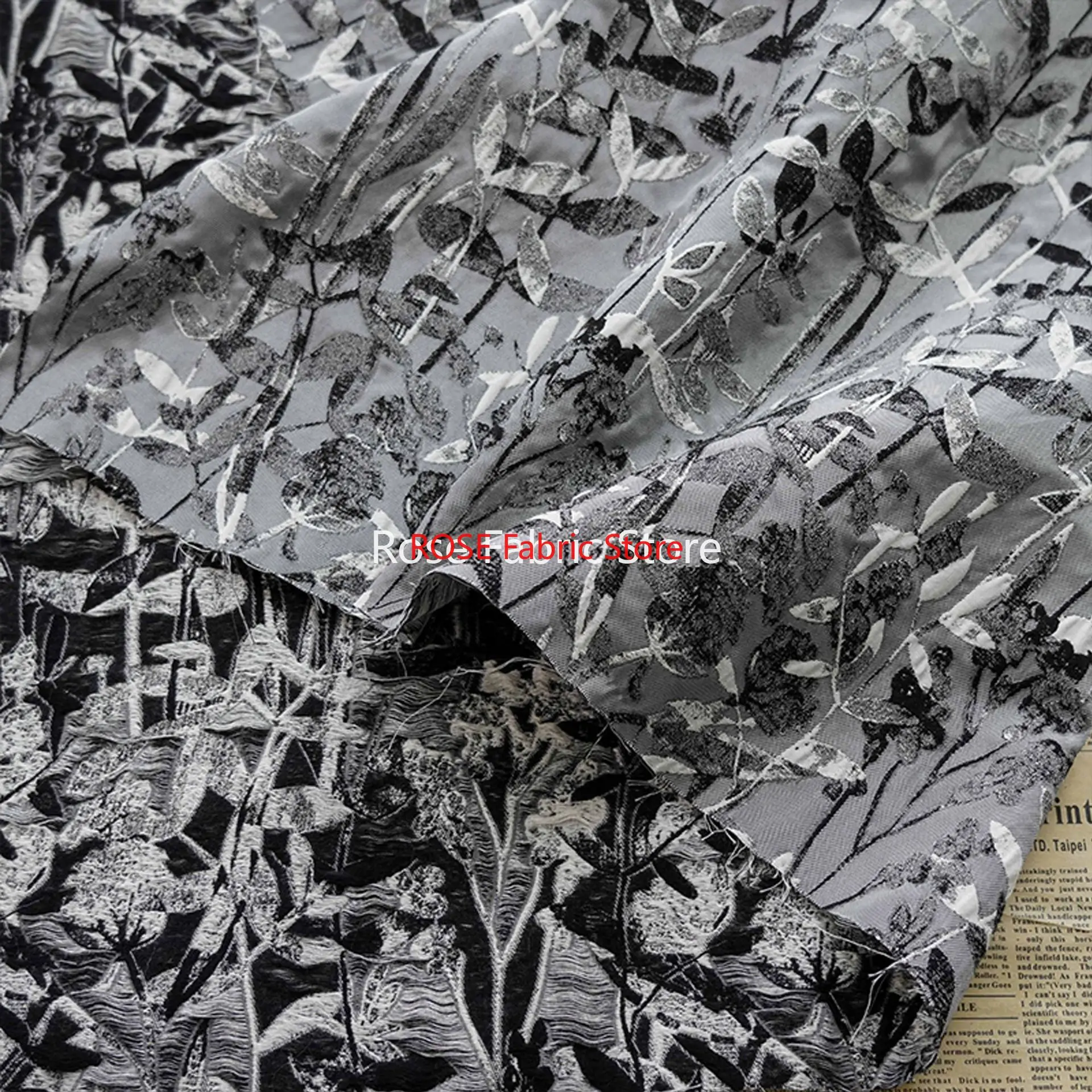 Tessuto jacquard in rilievo 3D doppio lato da 1 metro in bianco e nero con trama floreale, borsa per camicia, tessuto da cucito decorativo