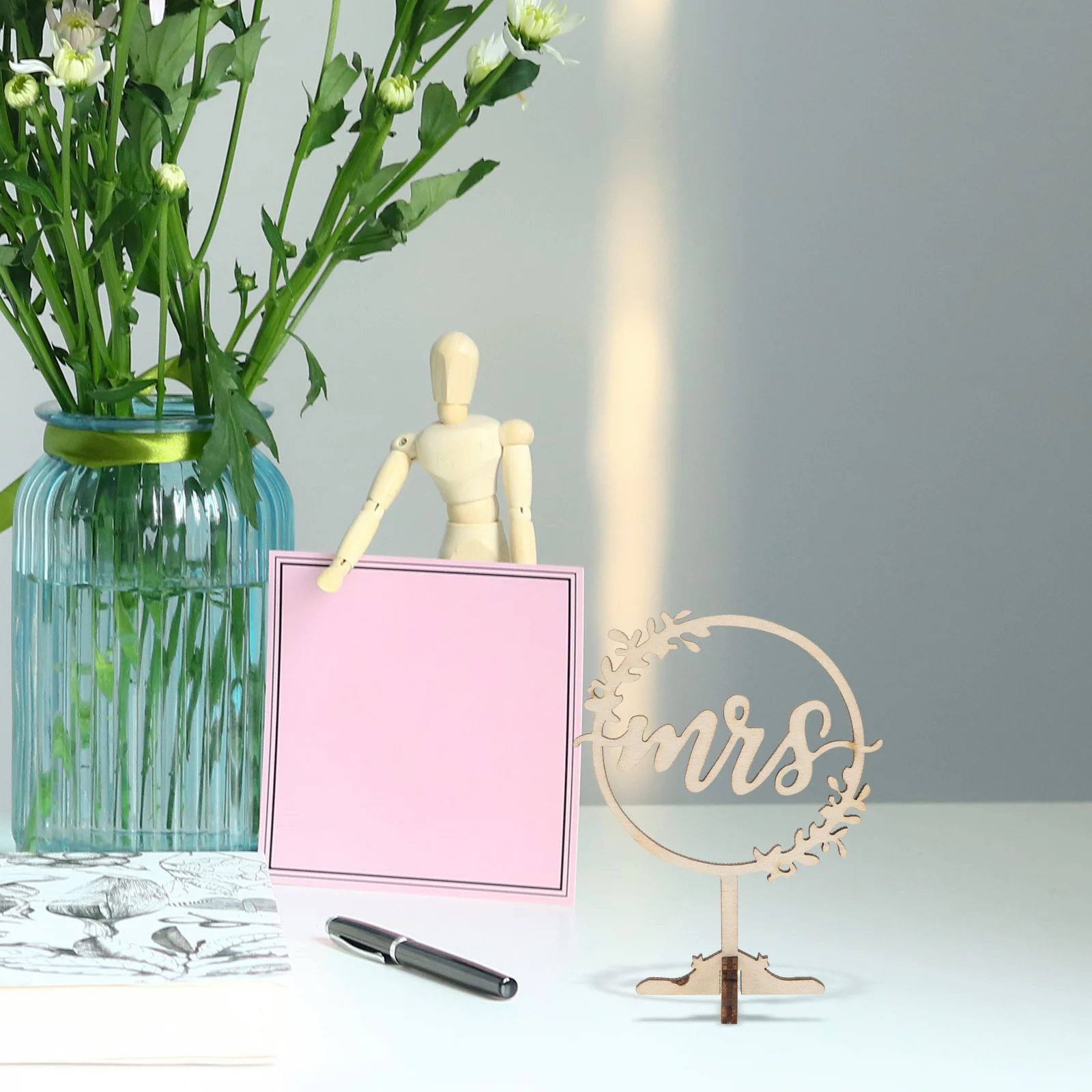 

1Set Romantic Wedding Table Decoration Mr and Mrs Signs Detailed Workmanship for Unforgettable Events Mr and Mrs Sign