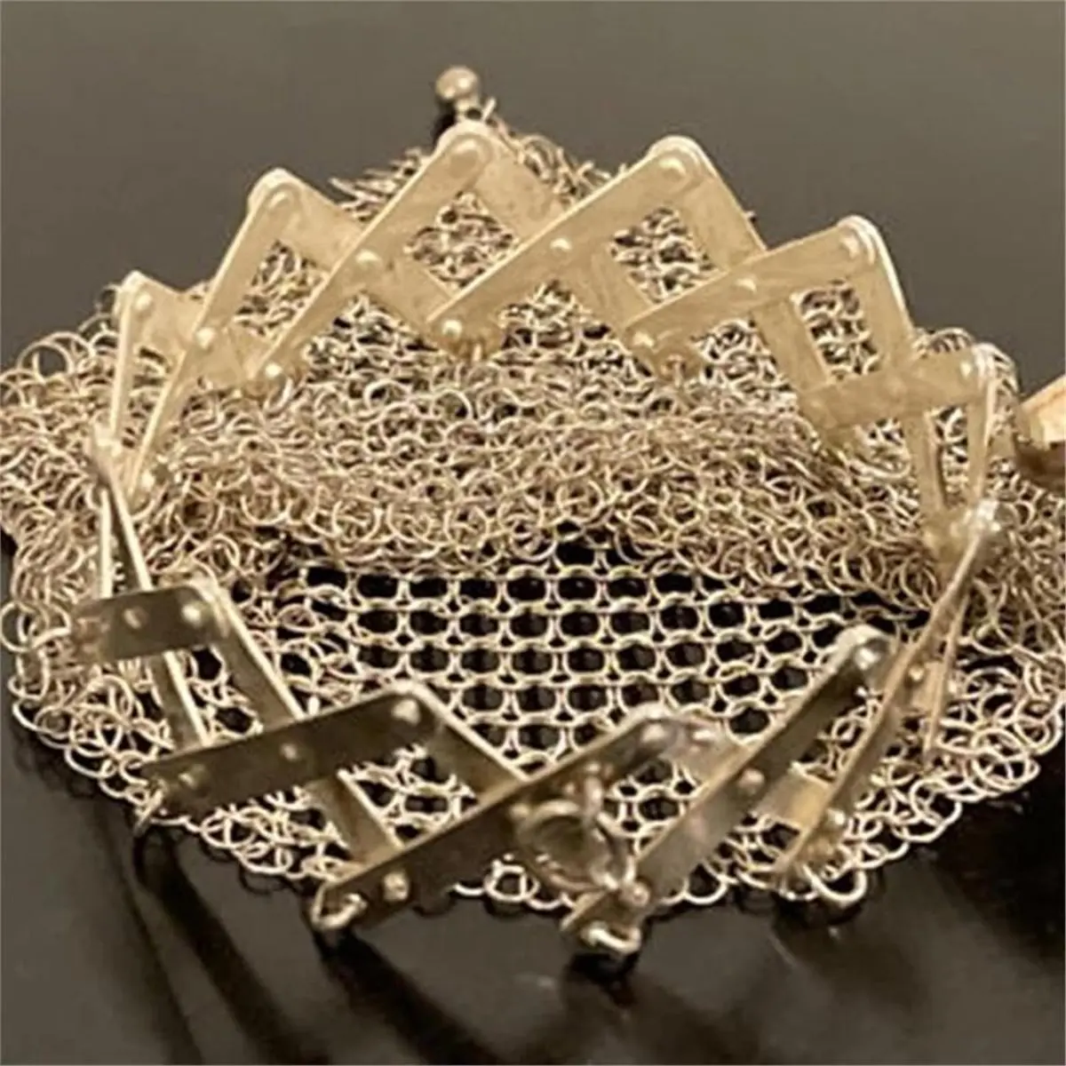 

Новинка 2026 года, 1 шт., британский кошелек ручной работы 1920-х годов, эра-поворотная кепка, верхний сетчатый ремень, мини-винтажный двойной кошелек для монет, редкая коллекция