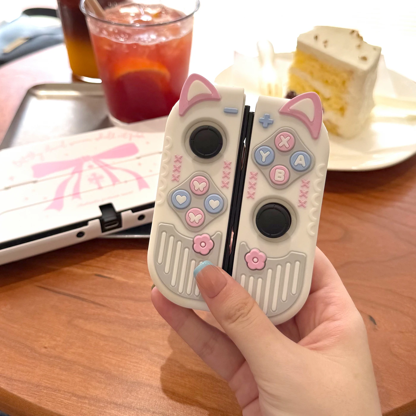 حافظة حماية صلبة صغيرة الحجم لجهاز نينتندو سويتش / OLED / سويتش 2 - غطاء حماية بمقبض من السيليكون، غطاء أذن القطة Joycon