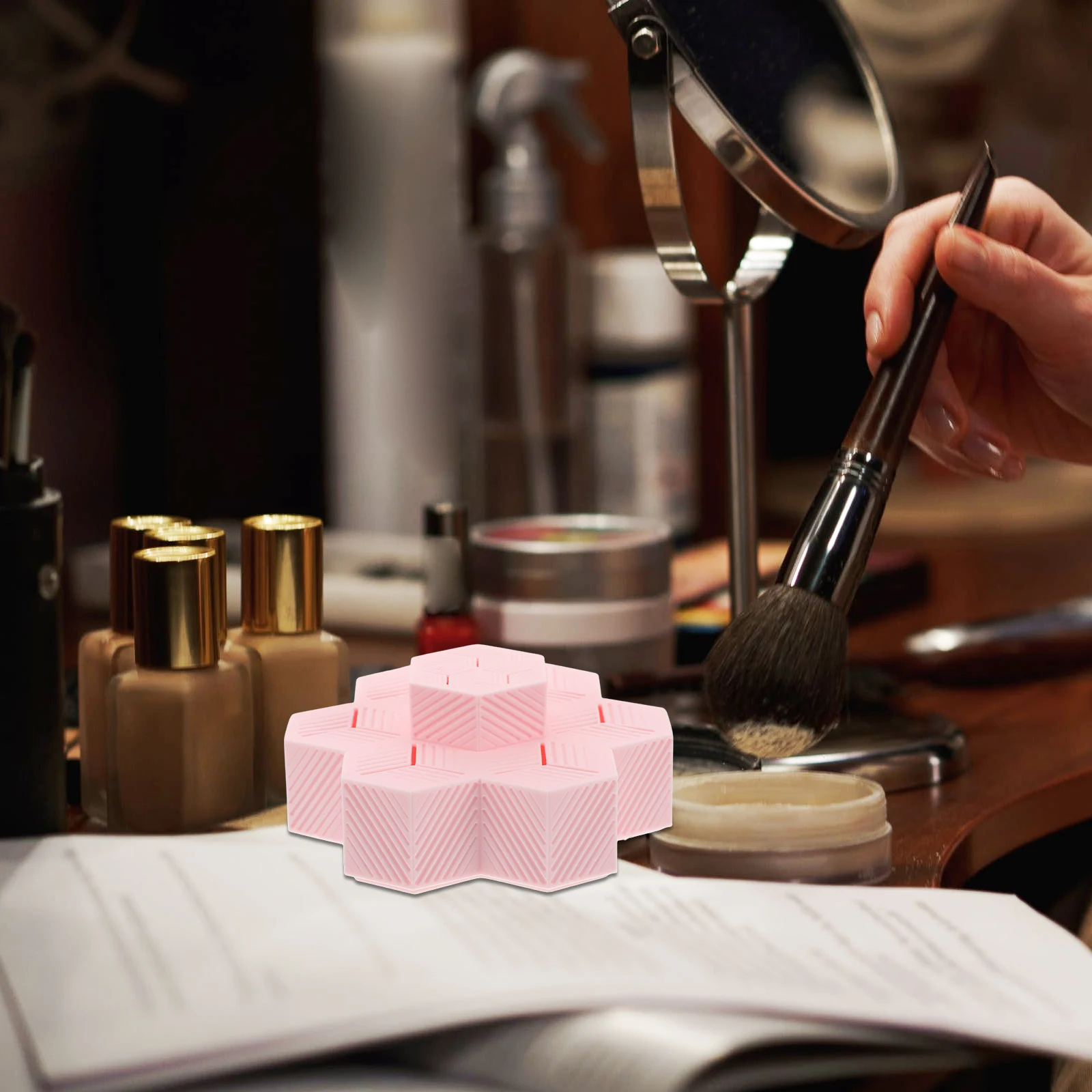 

Silicone Lipstick Holder Makeup Brush Organizer Multi-Compartment Desktop Cosmetics Organizer For Vanity Storage