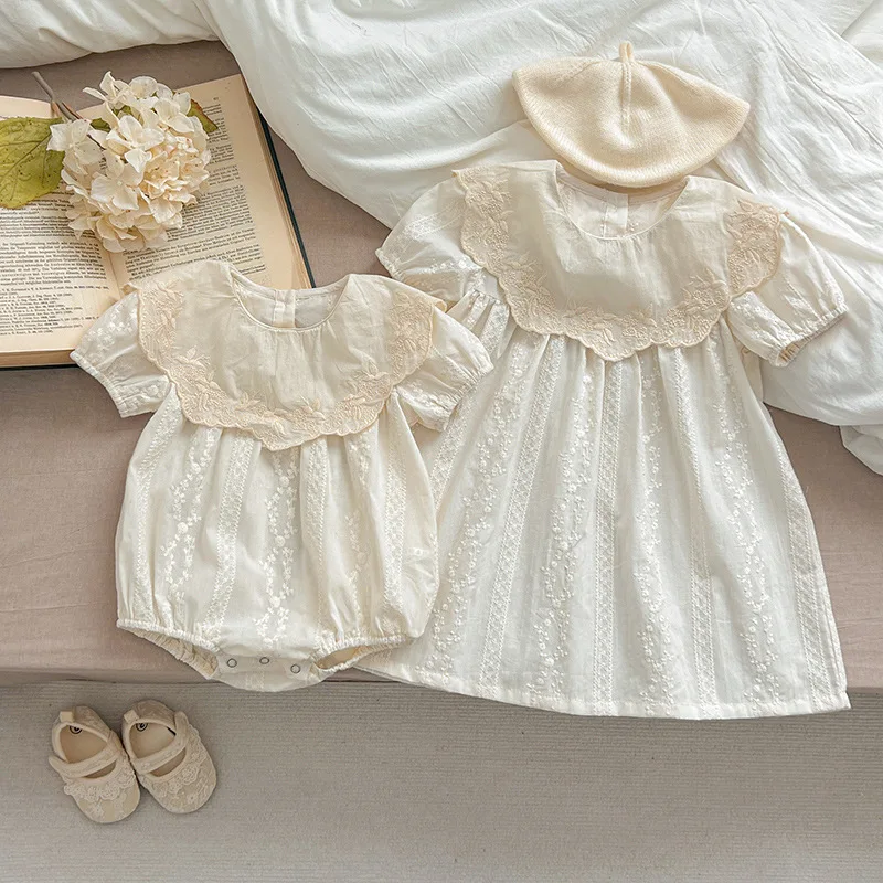 

Girls' dress Flower embroidery Large lapel skirt Baby wrap fart triangle crawling clothes sisters dresses ropa de niña，W232