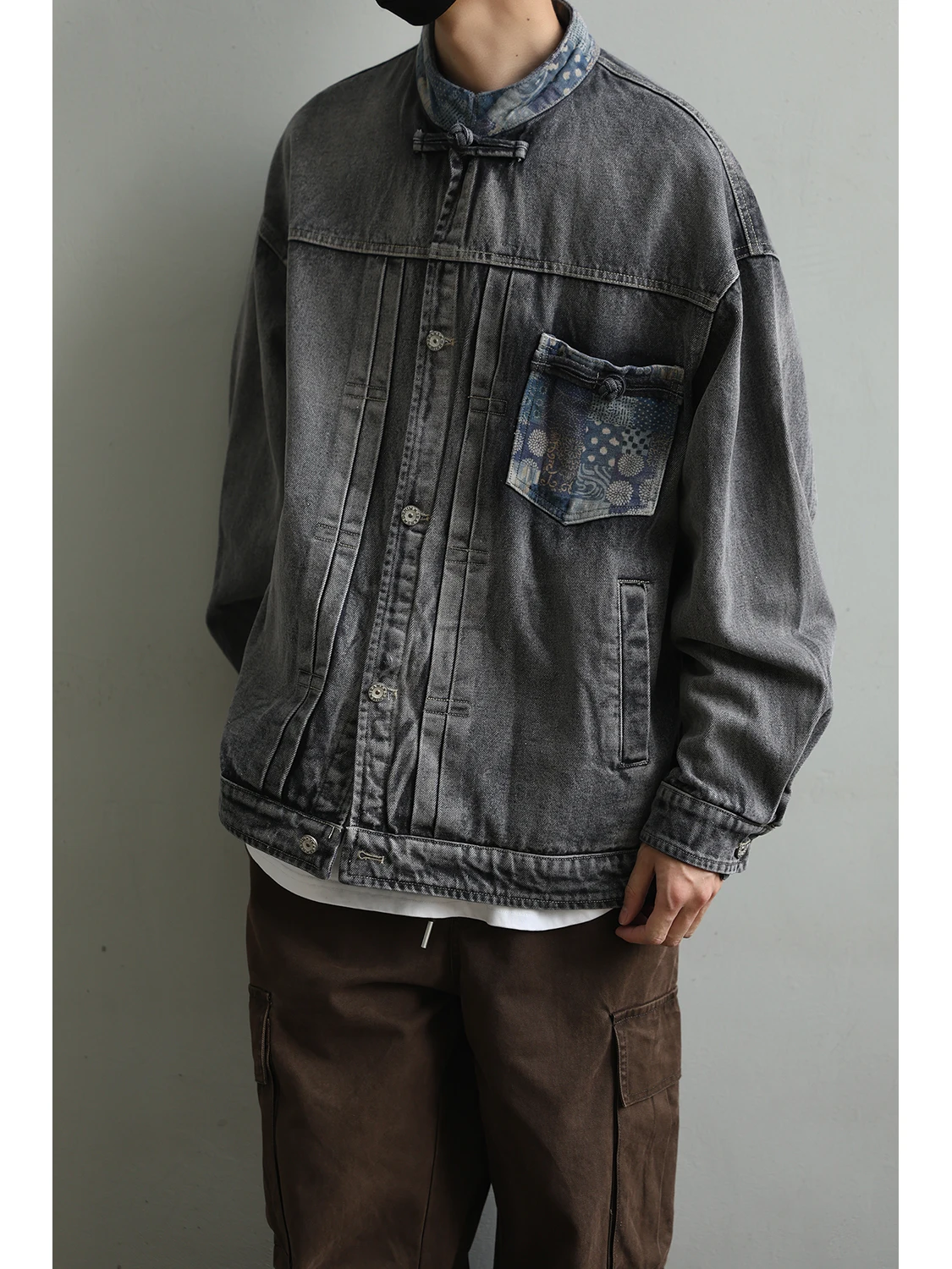 

Мужская джинсовая куртка LH Store Trendy Waed в винтажном стиле со стоячим воротником, свободного кроя, для весны и осени, повседневная, молодежная, из хлопка...