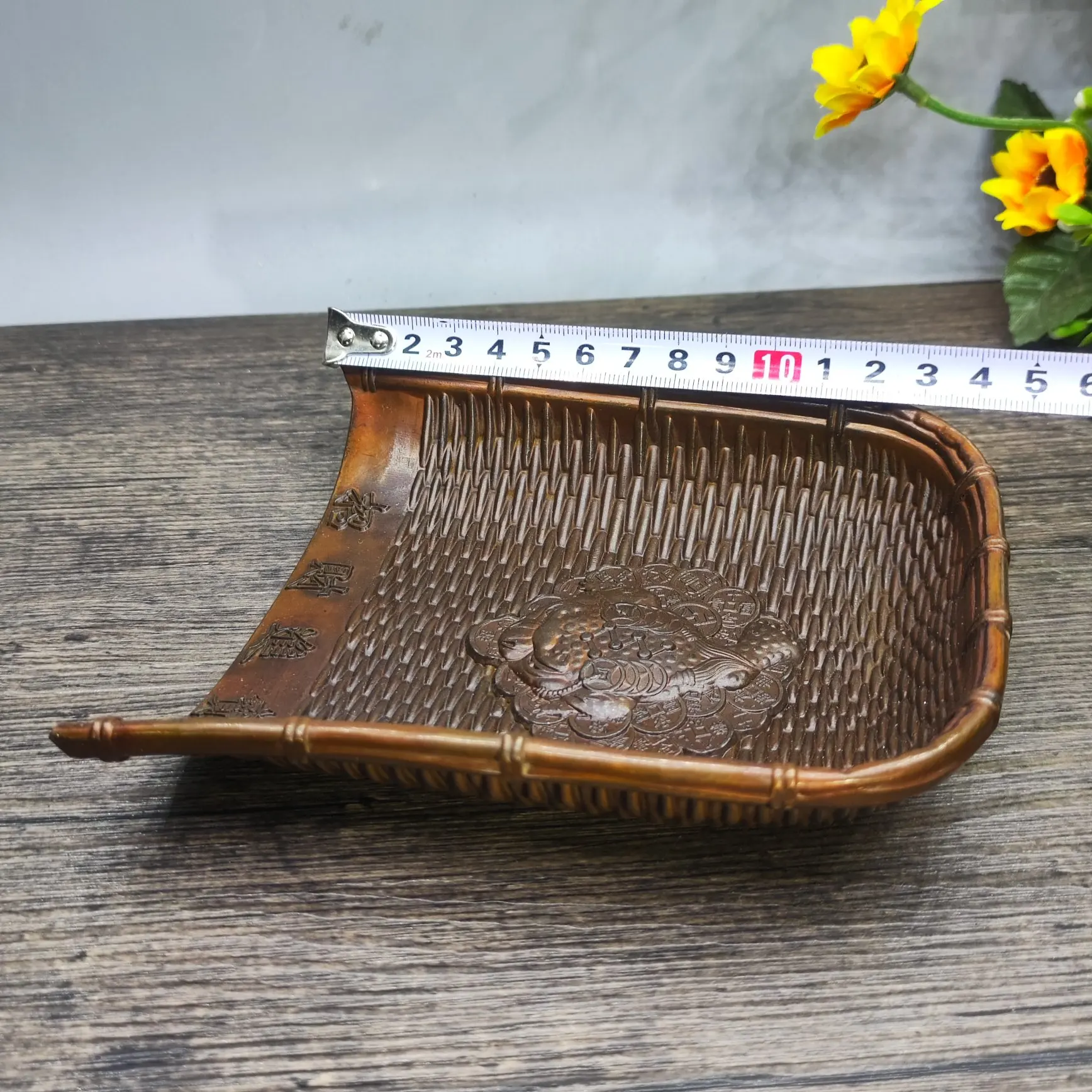 14cm A metal copper alloy statue of a golden toad dustpan, weighing approximately 395g