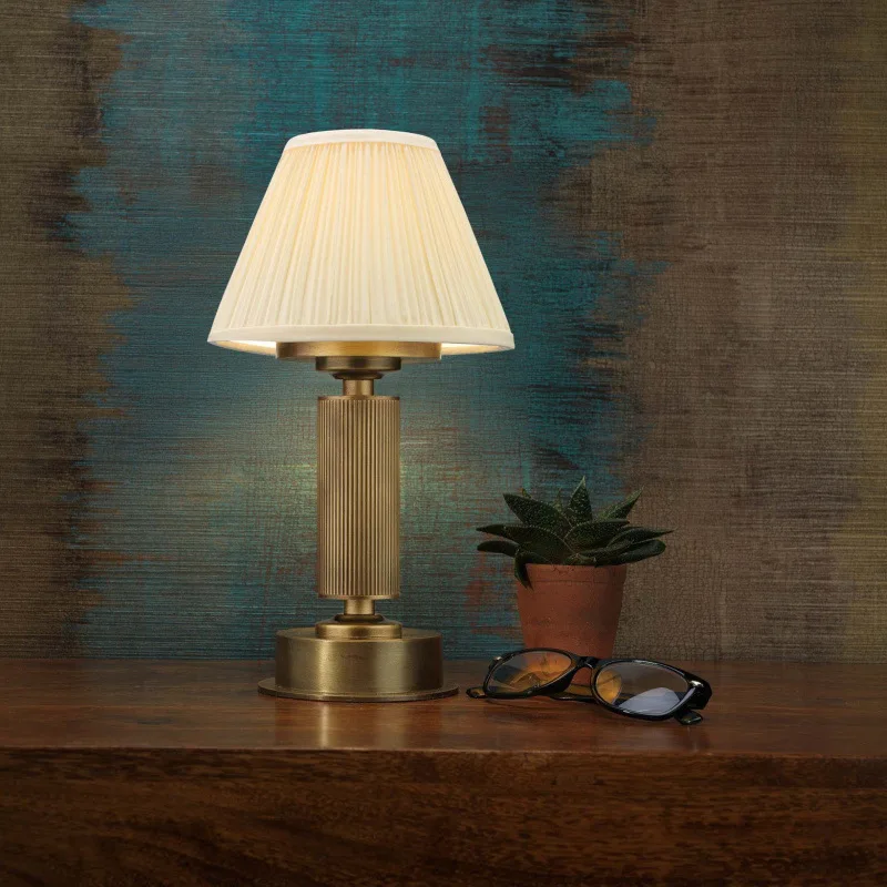 Light luxury bedroom reading desk lamp, living room lamp, study desk lamp