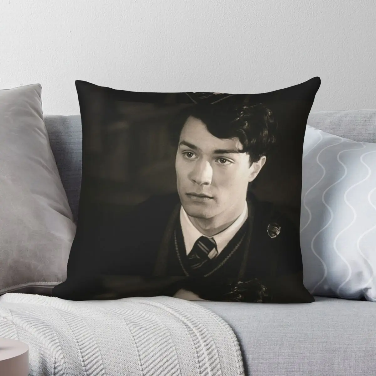 Tom Riddle Pillowcase Polyester Linen Velvet Pattern Zip Decorative Car Cushion Cover 18\