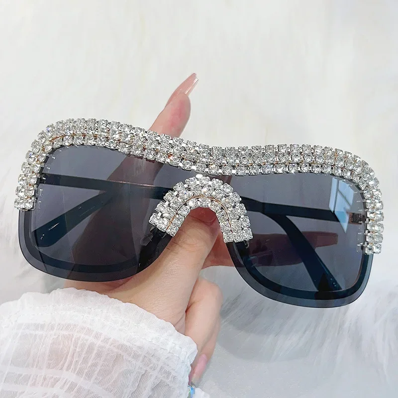 

New Diamond Sunglasses Ladies Brand Designer Party Ladies Glasses Rhinestone Season Big Frame Eyewear Lunette De Soleil Femme