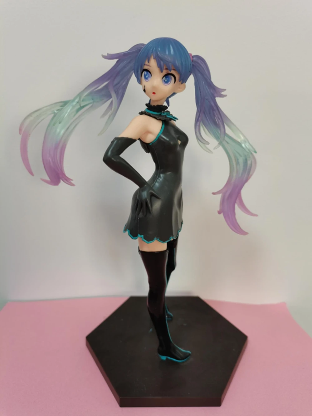 21CM Anime Hatsune Miku Project Ghost Hatsune Miku Czarna Sukienka Lolita Model Zabawka Kolekcjonerska Figurka Akcji