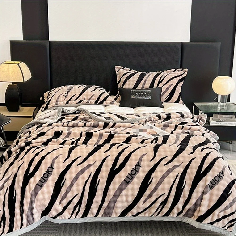 

Одеяло из искусственного кроличьего меха, уникальный узор - ультрамягкое и легкое, подходит для всех сезонов, можно стирать в машине.