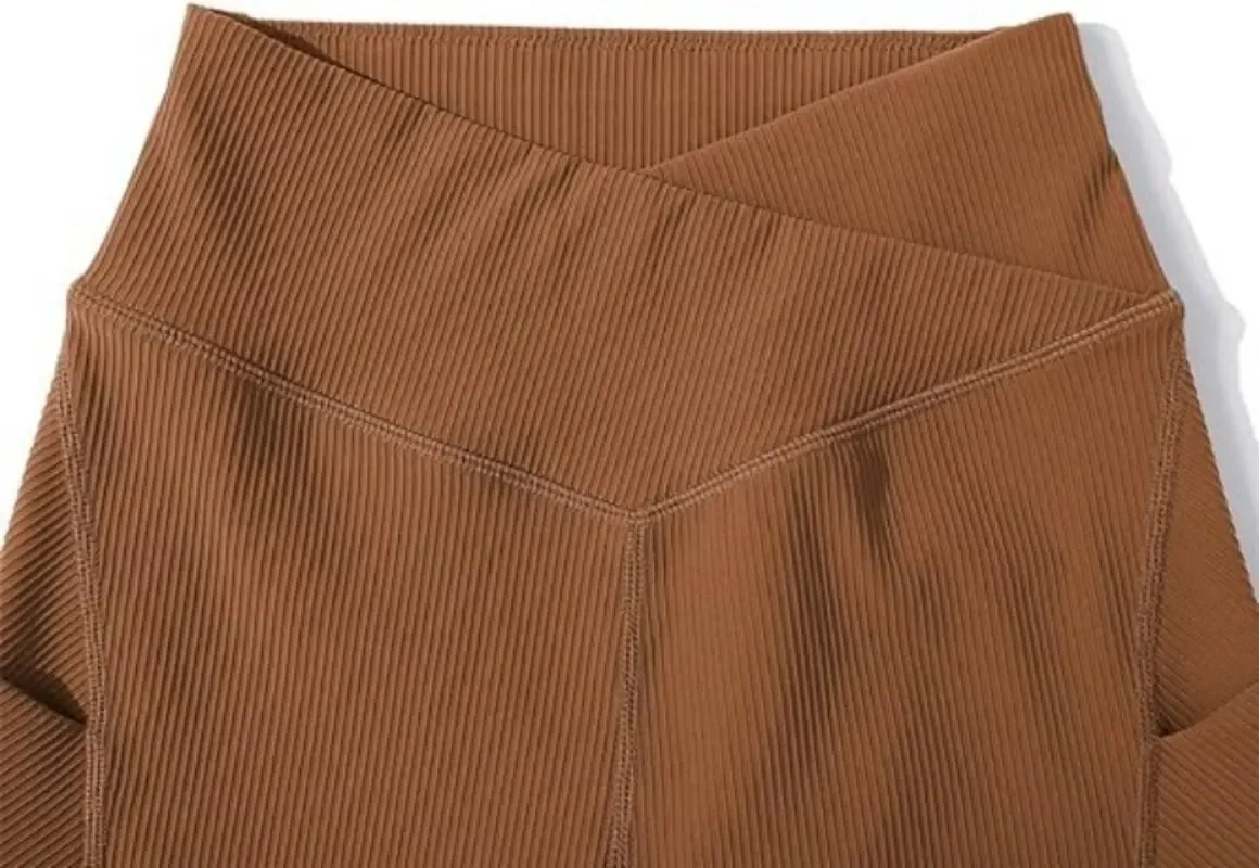 Pantalones cortos deportivos para mujer, pantalones cortos de yoga para entrenamiento cruzado con bolsillos, pantalones cortos de motociclista de cintura alta de 5"