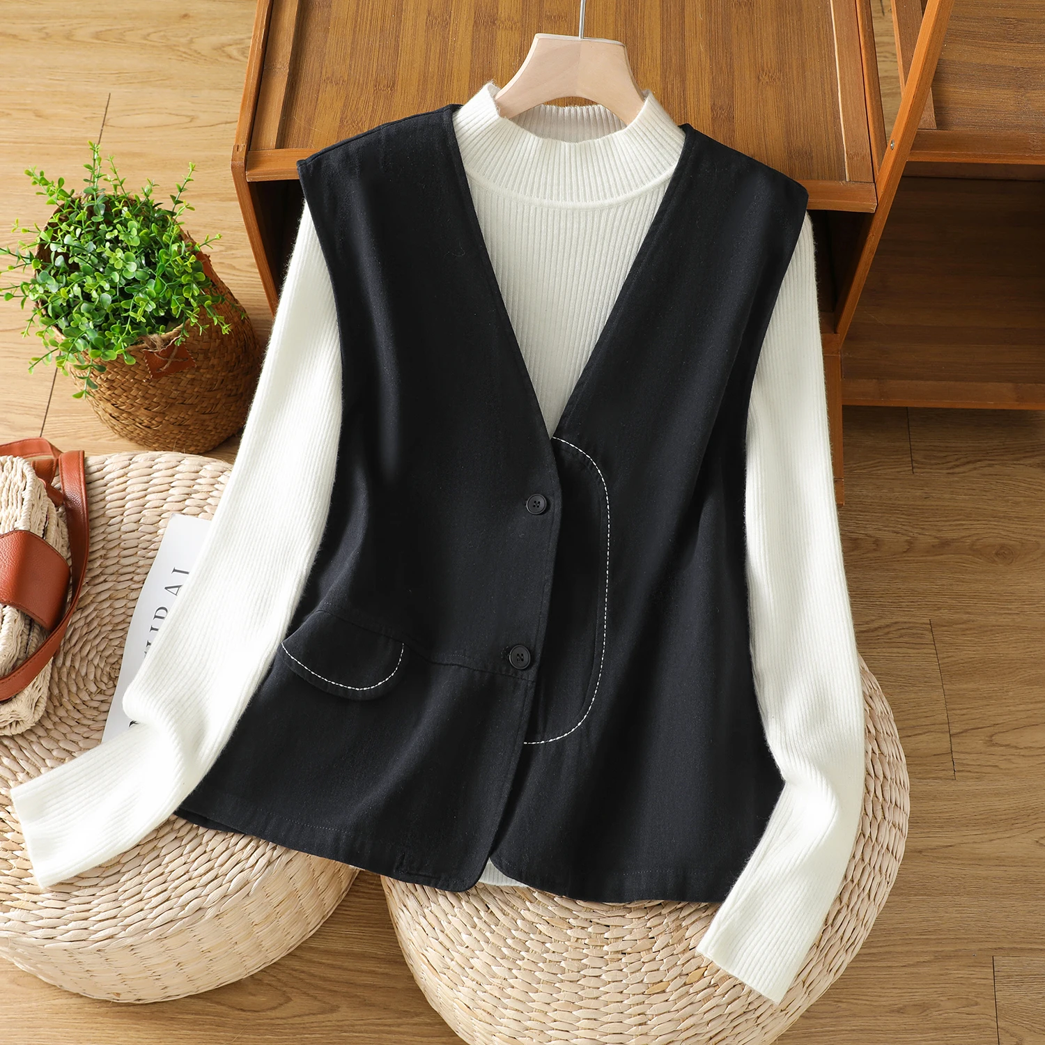 

Spring Thin Cotton Linen Vest Women's Elegance V-neck Layered Wear Outerwear Open Cardigan Versatile Button Style Loose Fit
