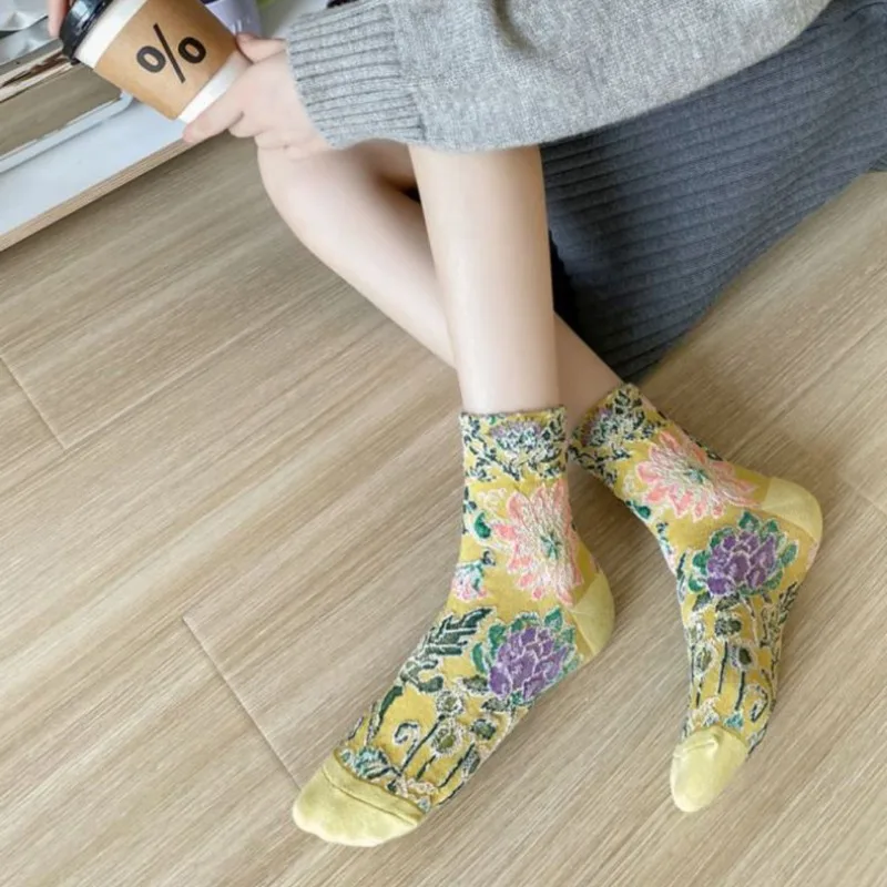 Women Socks 2024 Autumn Winter Fashion Floral Embossment Kawaii Socks Korean Style Harajuku Vintage Streetwear Cotton Long Socks