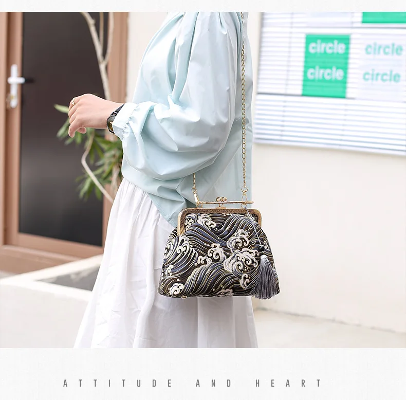 Female Oriental Chinese Traditional Fabric Clasp Pouch Handbag Women Fringed Phone Kisslock Evening Side Sling Bag for Hanfu