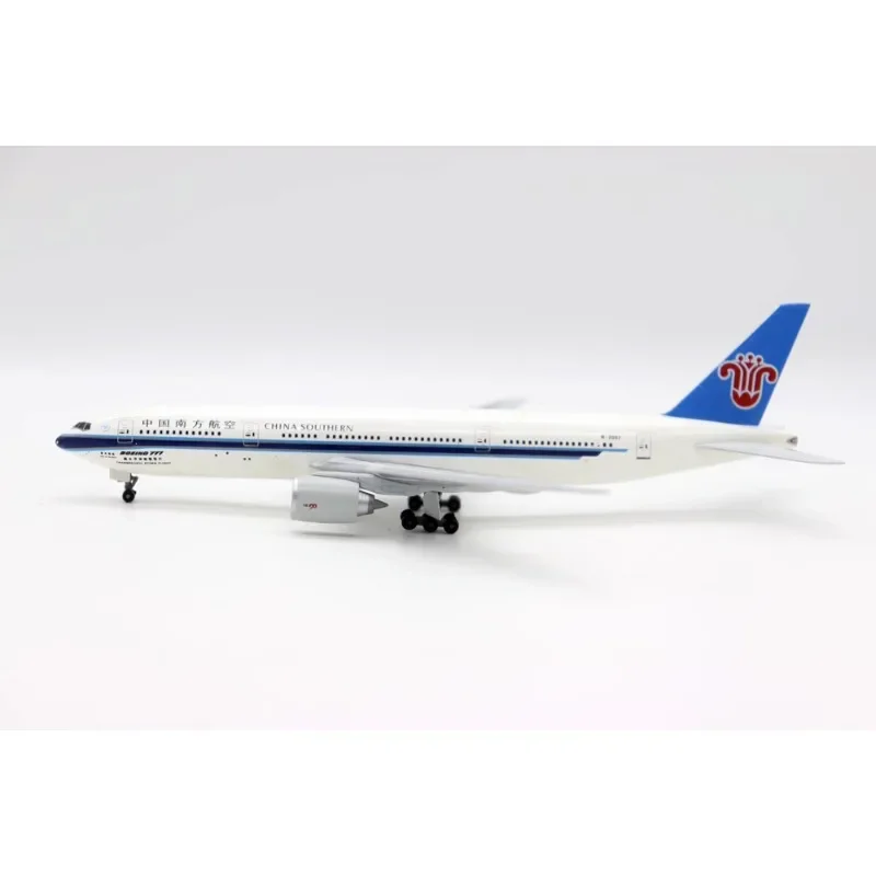 

Scale 1/400 aircraft model China Southern Airlines Boeing 777 alloy aircraft toys, office ornaments, children's collection toys