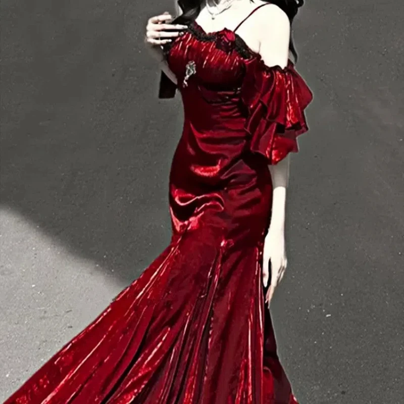 Red Rose Lolita Mermaid - style Skirt: A Gorgeous Birthday Gown for the Royal Sister. This Lolita - style dress is an exquisite