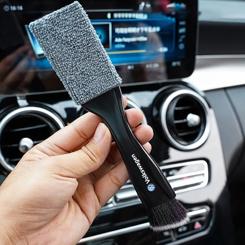 2 In 1 Car Accessories Interior Cleaning Brush Remove Dust Tool For VW Polo GOLF Sagitar Jetta Bora Lavida Tiguan Passat Santana