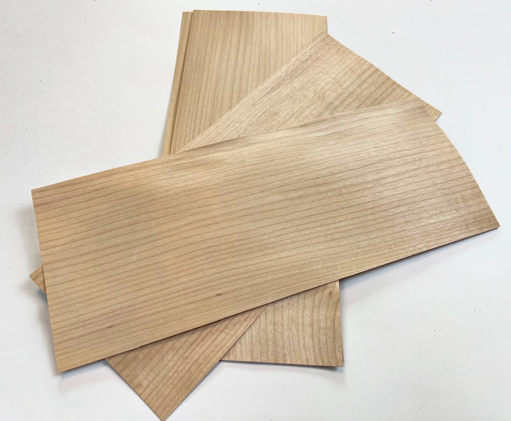 4pcs/lot  Length:250x100mm Thickness:0.4-0.5mm  Natural Maple Straight Grain  High-end Veneer Pure Solid Wood Veneer