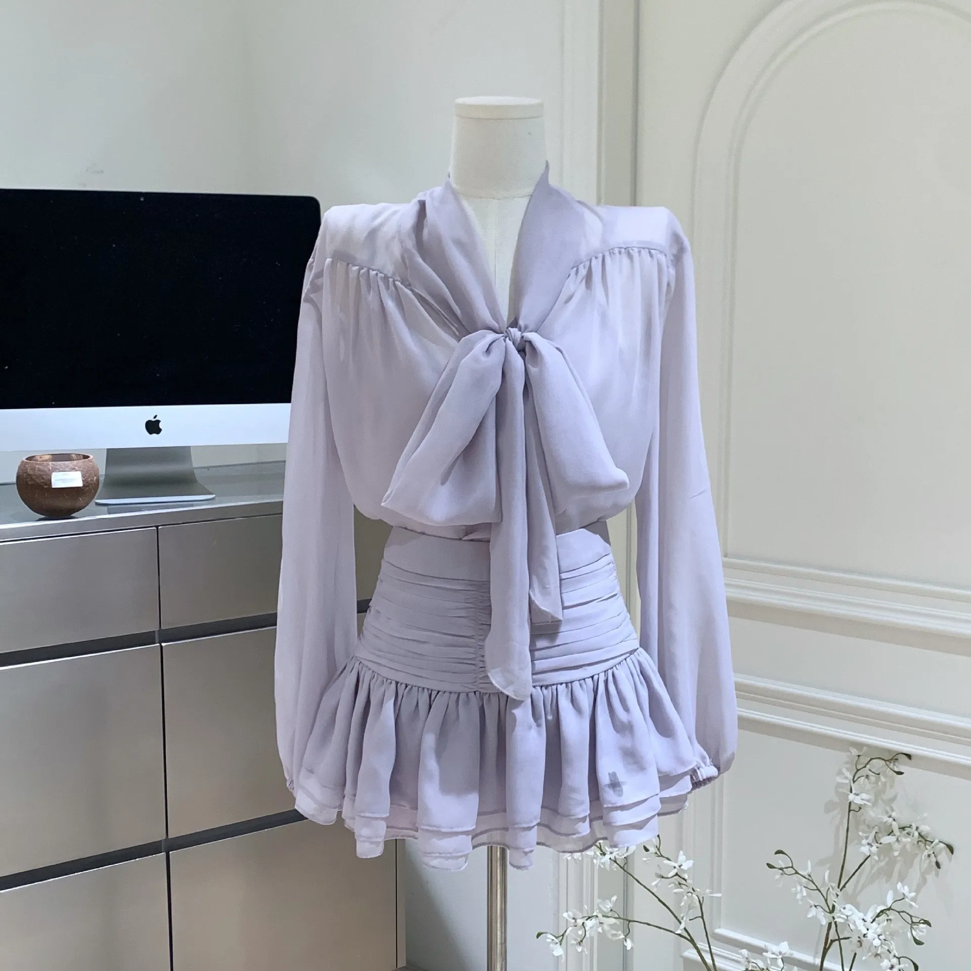 ربيع جديد ستار ريفر القوس قميص + التخسيس نصف الجسم تنورة قصيرة قطعتين مجموعة