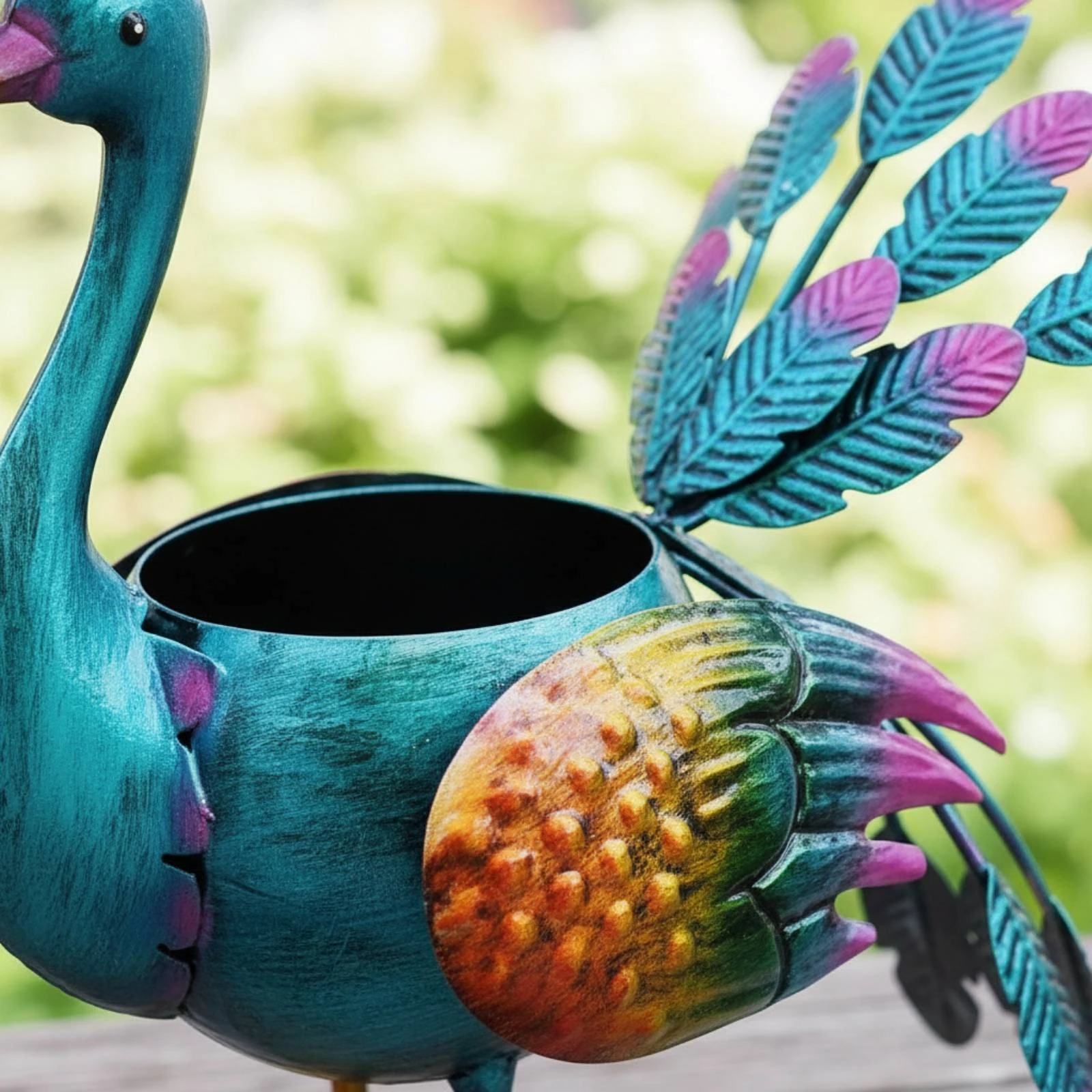 Metal Peacock Statue 3D Textured Peacock Statue Rustic Look Flower Holder for Balcony, Patio