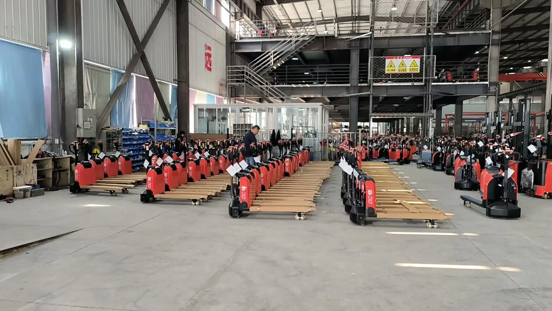 EVERLIFT HELI Mini Electric Pallet Truck 1.5t 1.8t 2t Lithium Battery Power Pallet Jack Cheap Forklift Truck Manufacturer China