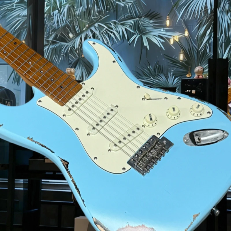 

Подарок на Рождество 39-дюймовый старый синий STS электрогитара Корпус из ольхи с пламенным грифом Бесплатная доставка Профессиональные гитаристы