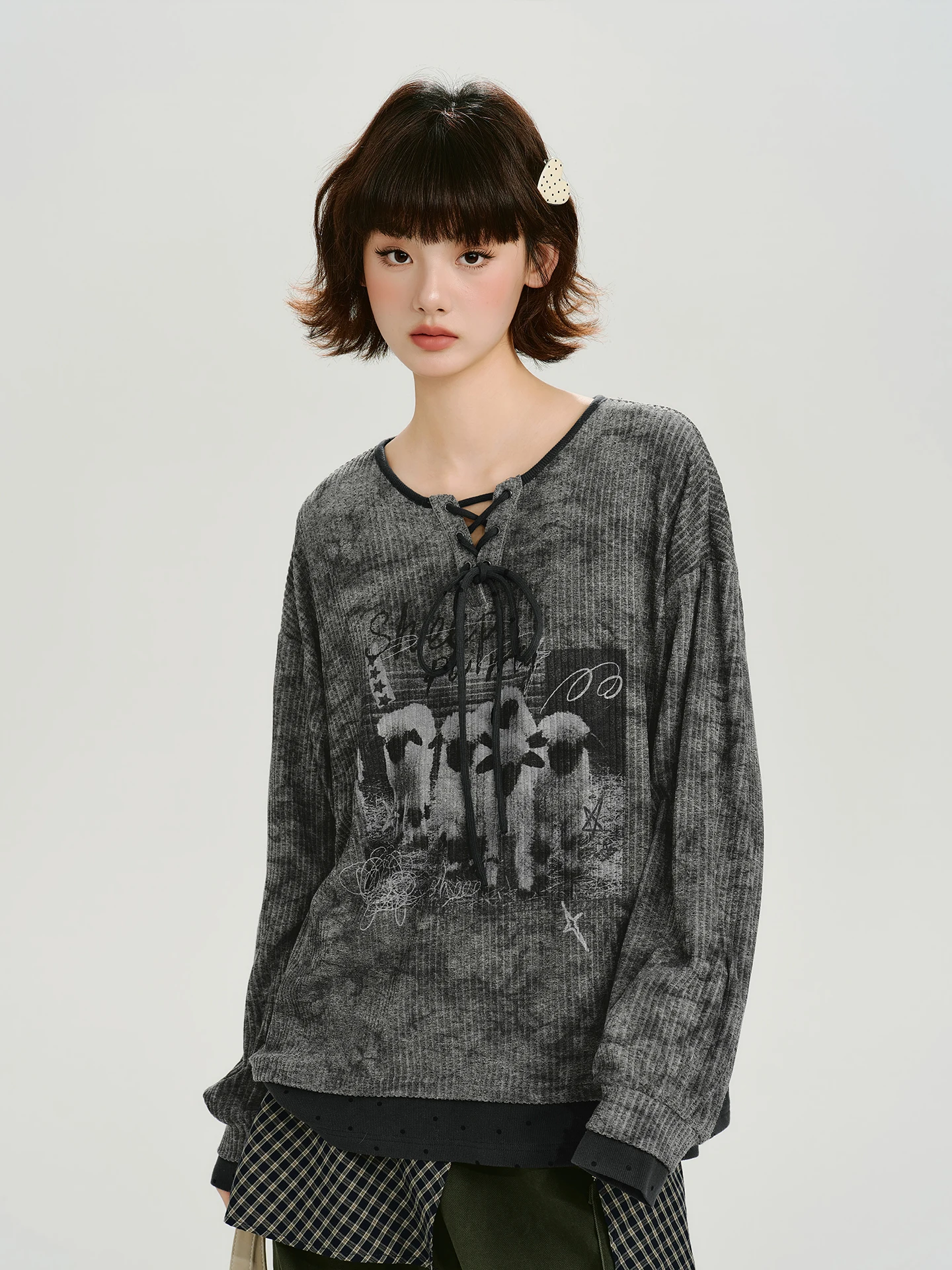 

Женская свободная футболка с длинным рукавом в американском ретро-стиле с принтом, весенняя новинка, повседневный топ с круглым вырезом и вставками