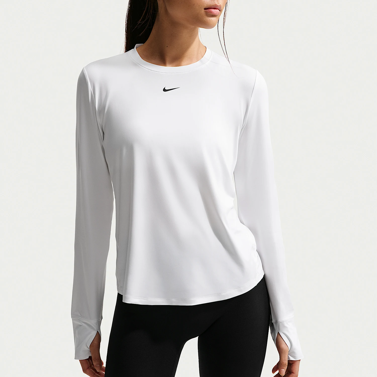 

Nike Authentic Dri-Fit Women's Sweat-Absorbing Breathable Pullover Long Sleeve T-Shirt FN2802-102