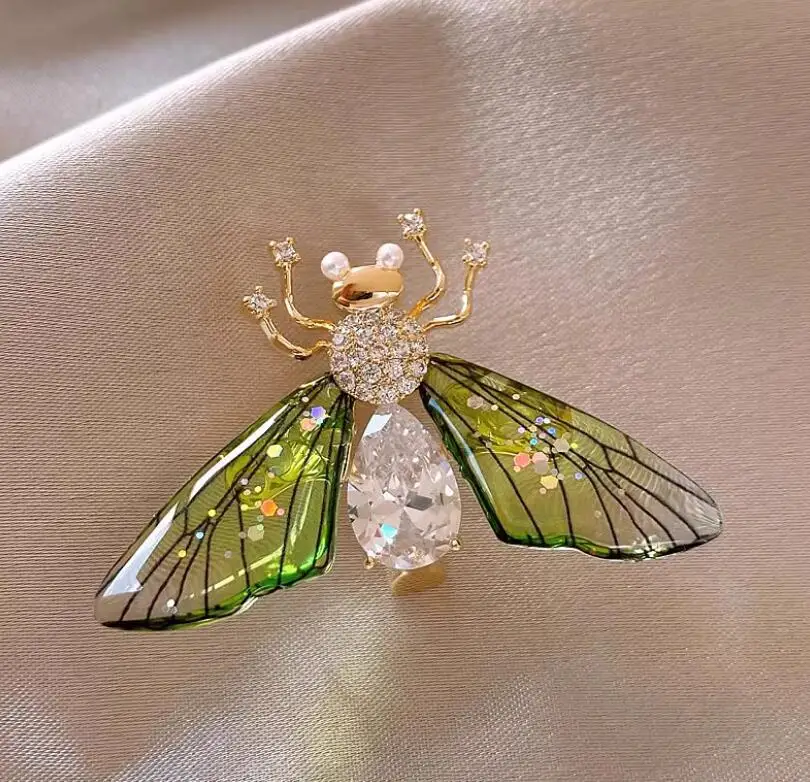 Fashion Resin Transparent Wings Bee Brooch For Women Delicate Design Little Insect Lapel Pins Crystal Animal Badge Jewelry Gifts