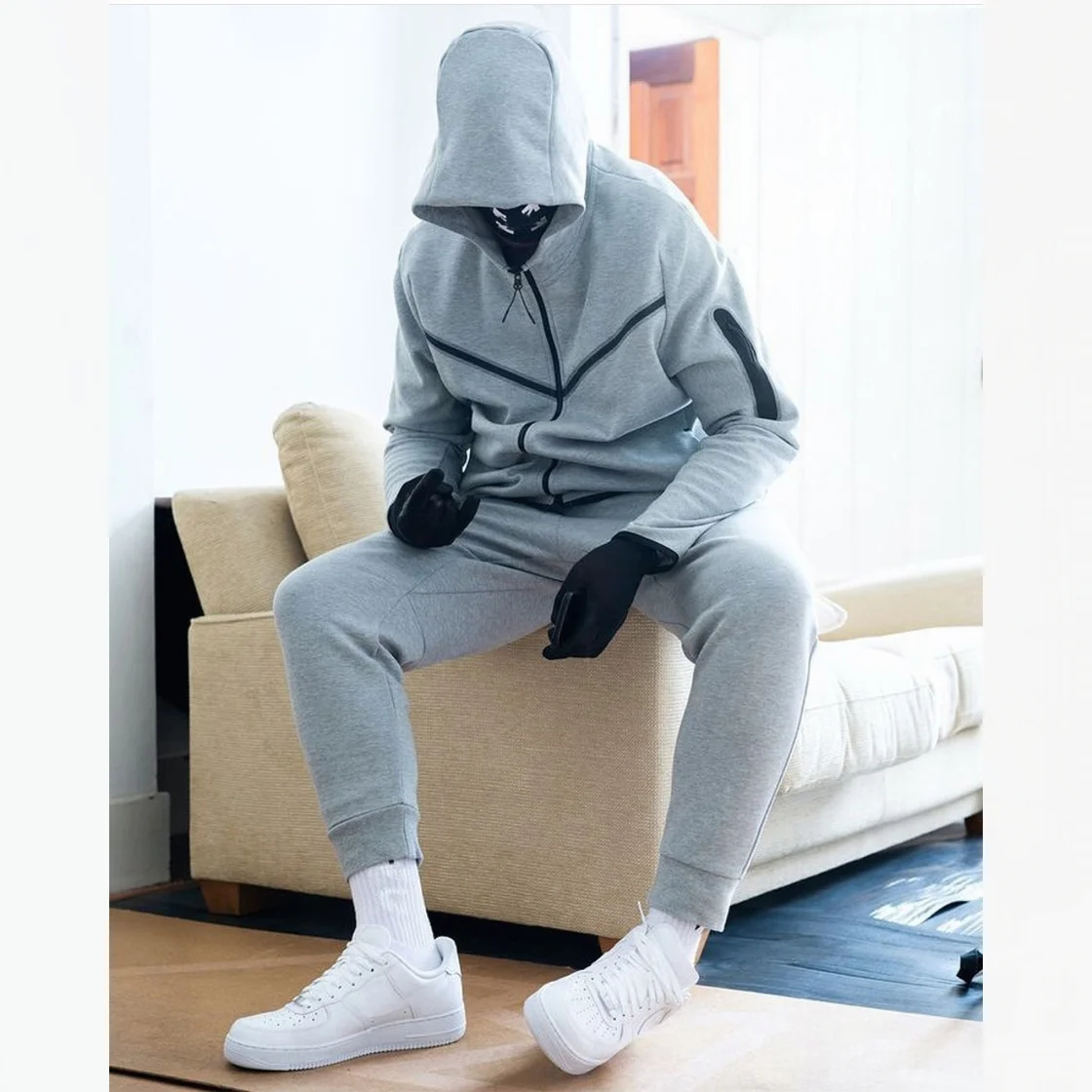 2024 Erkek Eşofman 2 Parça Set Siyah Spor Takım Elbise Koşu Erkekler Yeni Marka Tasarımcısı Stil Tech Sweatpants Siyah Techwear Polyester