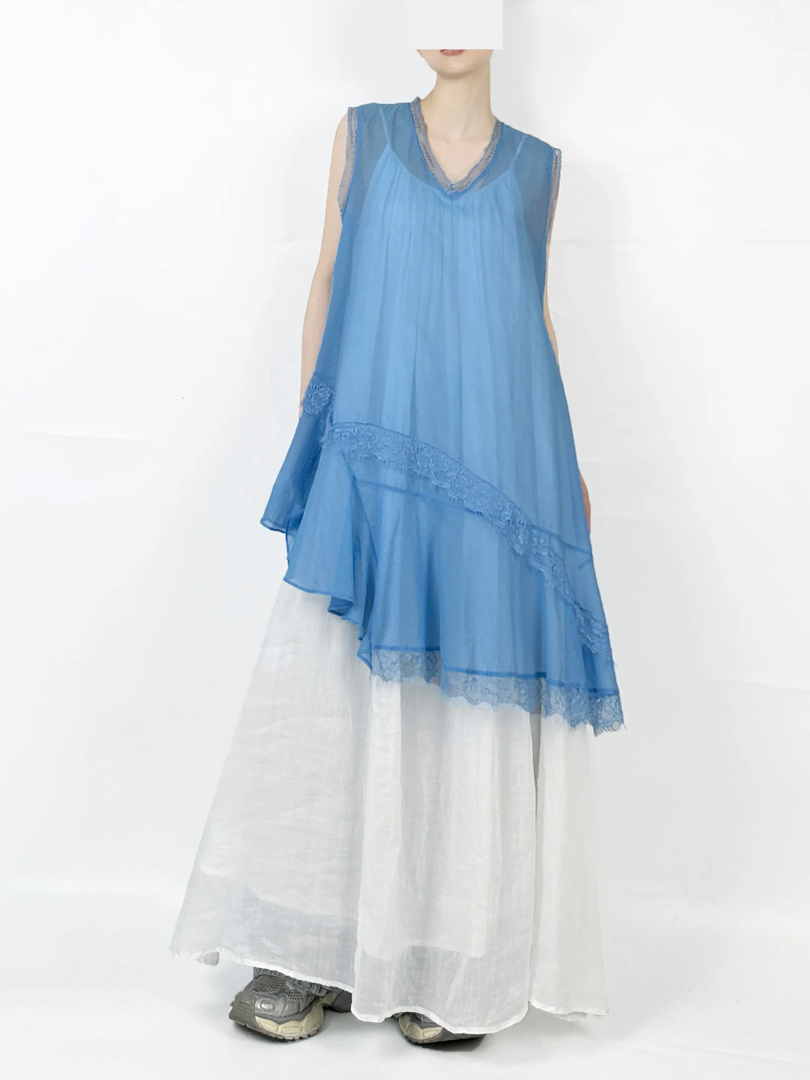 

Синий кружевной жилет без рукавов с асимметричным подолом, женский, приталенный, универсальный, для многослойных образов, с V-образным вырезом, средней длины, модный, весна 2026