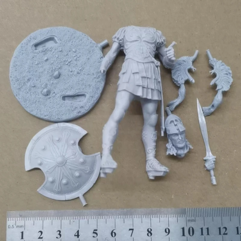 Roman Gladiator 1/24 Scale Resin Model Kit Unassembled Diorama and Unpainted Diy Miniatures Toys Figure