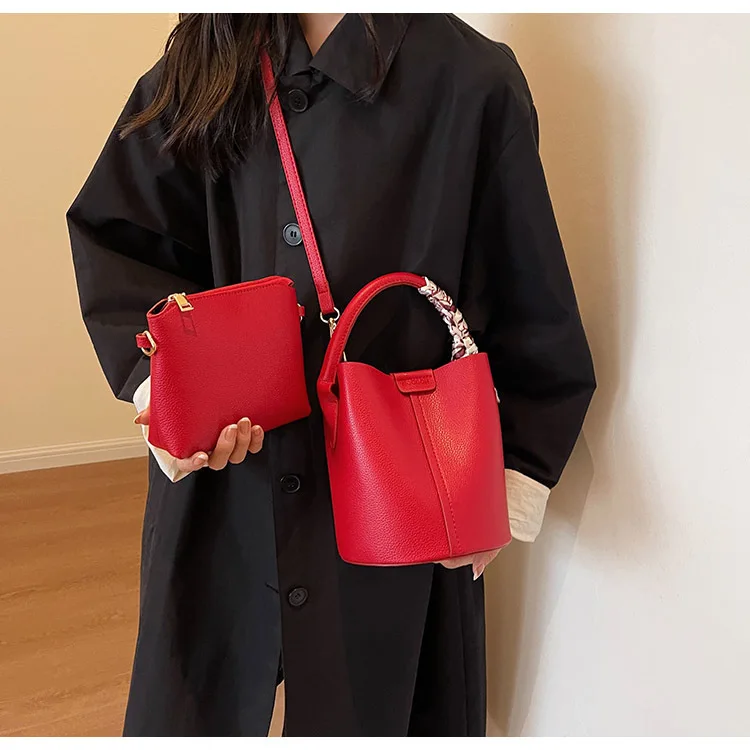 Luxury Women Shoulder and Crossbody Bags Red PU Bucket Two-purpose Bag for Ladies 2024 Fashion Versatile Handbags and Purse