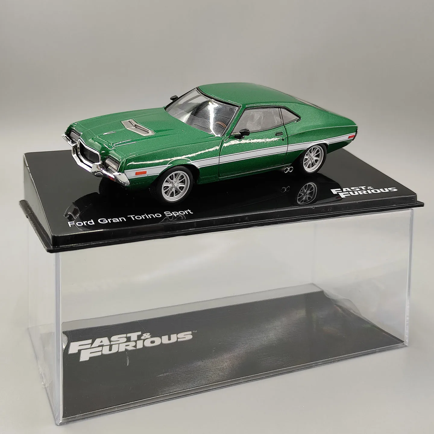 diecast-1-43-scale-gran-torino-sport-alloy-car-model