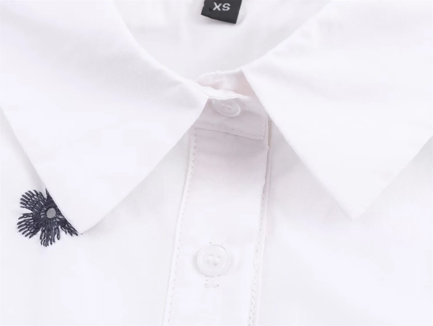 قميص نسائي أنيق بياقة مطرزة بدون أكمام، قميص جديد حلو وشبابي، قميص كاجوال عصري للنساء