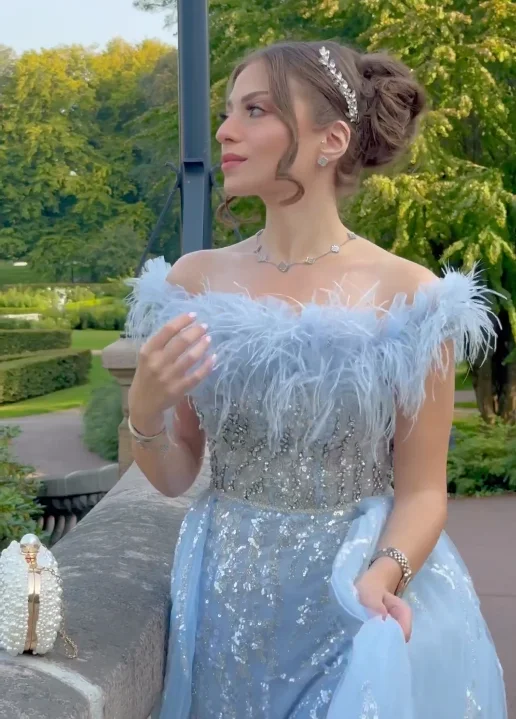 Robe de soirée A-ligne bleue pour femme, plume fendue, longueur au sol, hors de l'initiative, robe de Rh, occasion formelle, mode de mariage