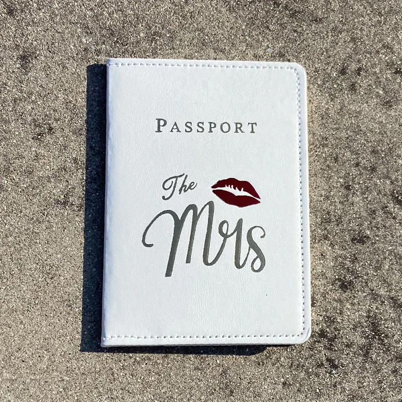 Mr/Mrs Couple Passport Cover Fashion Pu Travel Wallet Passeport Personnalisé Name Passport Holder Customizable Names