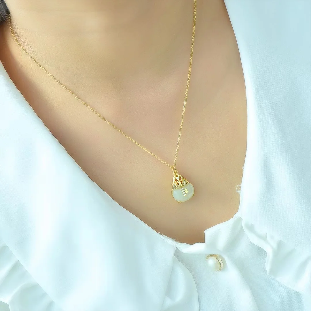 Ciondolo in giada bianca Hetian naturale collana da donna di lusso con ciondoli gioielli regali eleganti gioielli da donna con pietre preziose