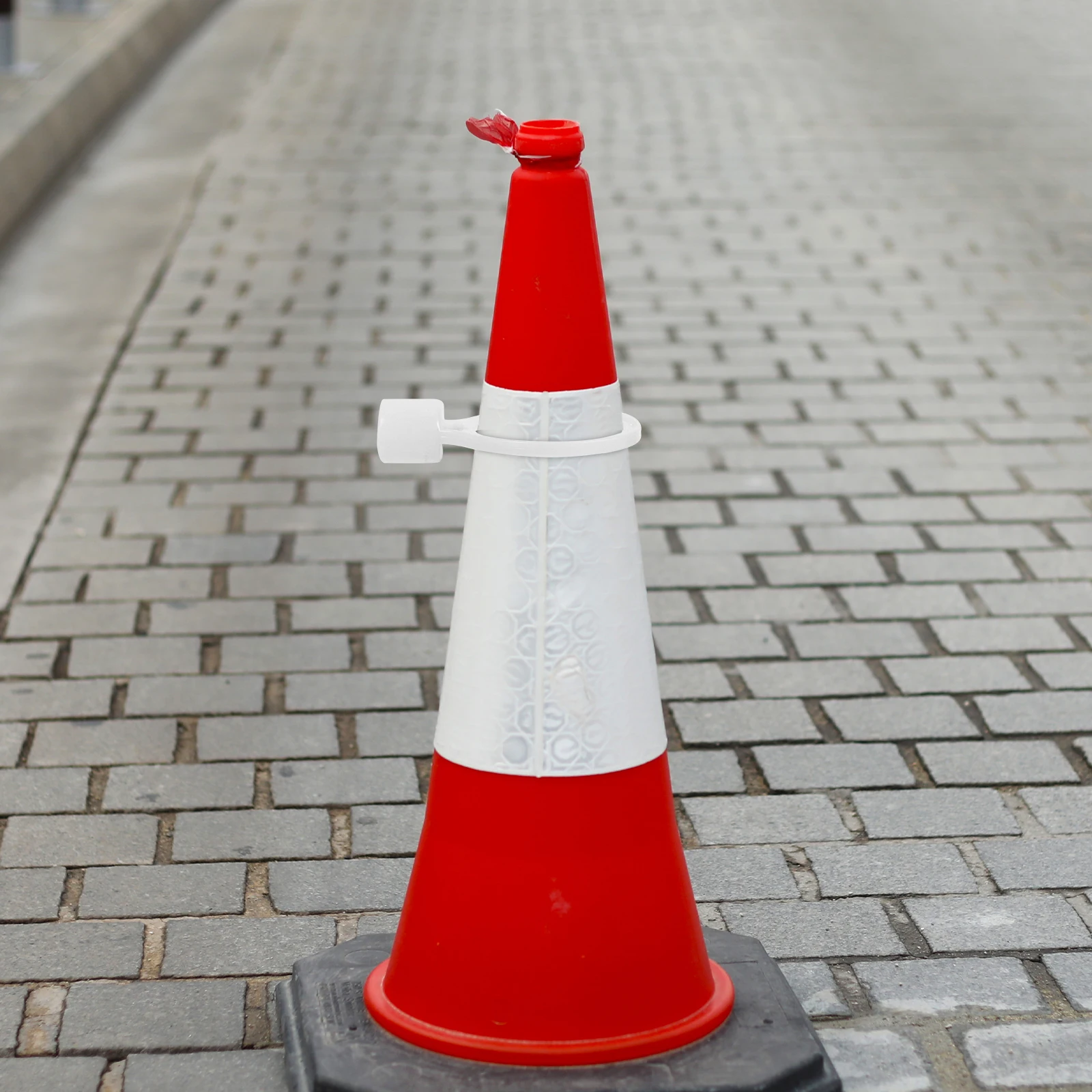 

6pcs Pvc Safety Cone Connector Flexible Traffic Barrier Ring Weather Resistant Plastic Connector For Road Construction Parking