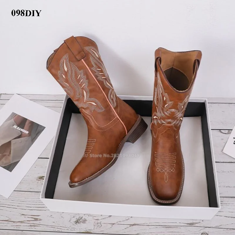 Botas ocidentais estilo retrô para mulheres, couro real, botas curtas bordadas, botas de caubói angustiadas