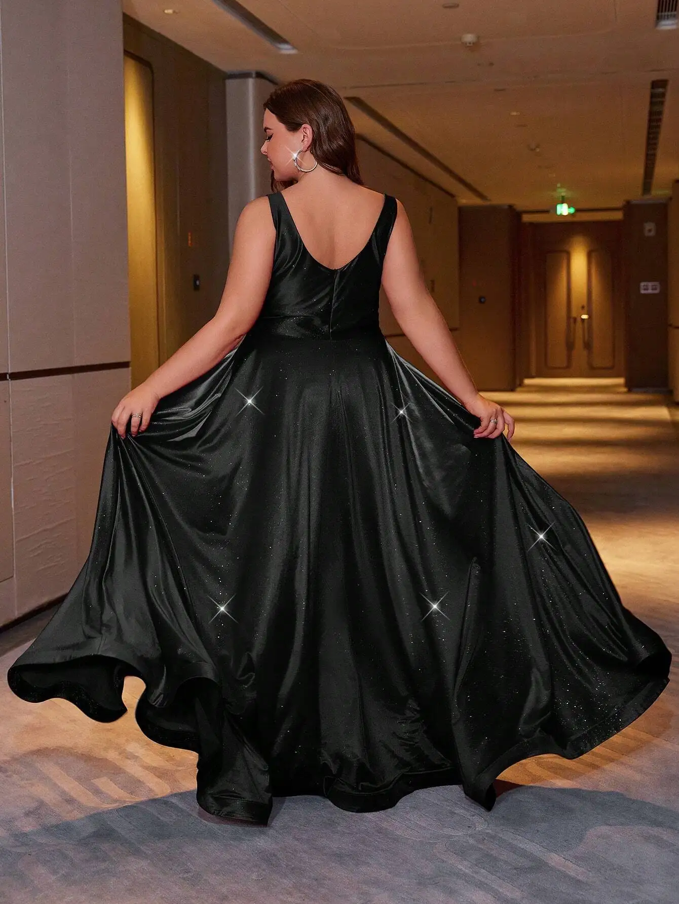 

Вечернее платье больших размеров без рукавов с V-образным вырезом, длиной в пол, с блестками и разрезом