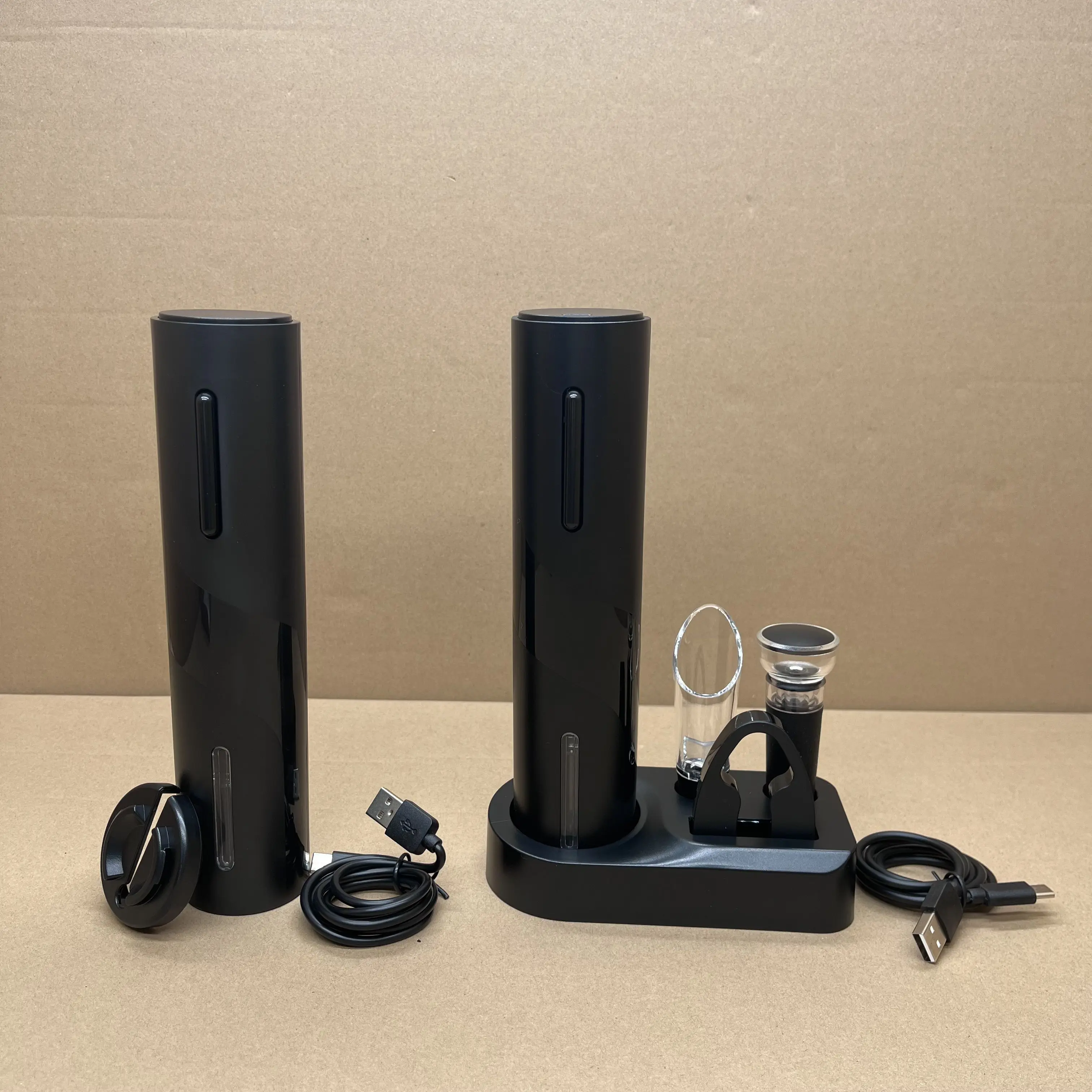 

Rechargeable Electric Wine Opener With TYPE C cable, Wine Opening, Pouring, Aerating and Preserving