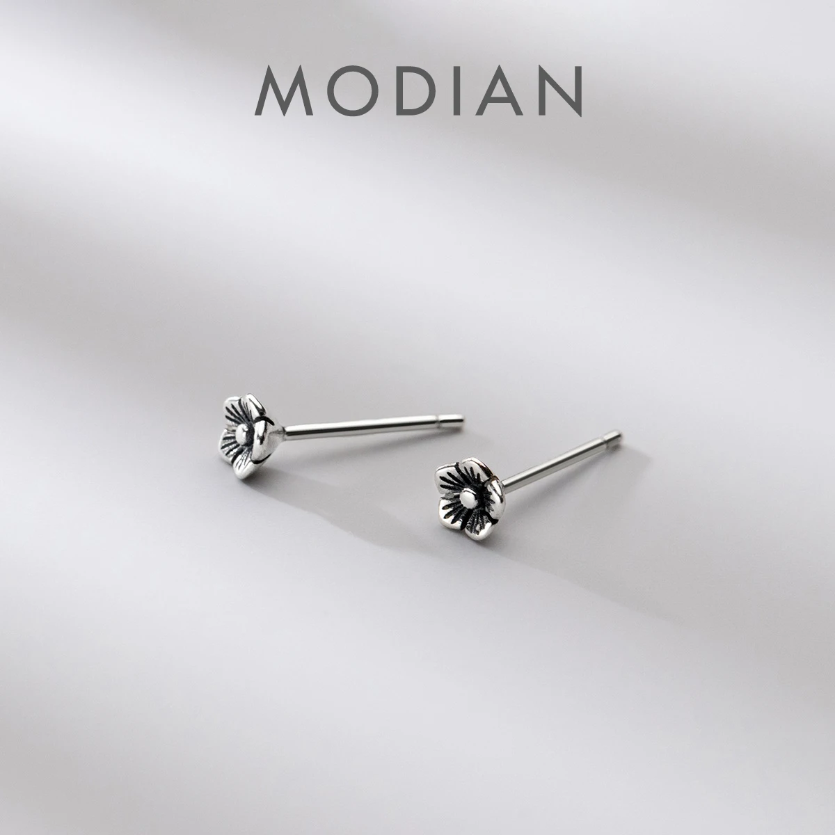 Modian Small Vintage Silver Kolczyki sztyfty dla kobiet 925 Sterling Silver Sztyfty do uszu Drobna biżuteria Akcesoria Zapobiegaj alergiom