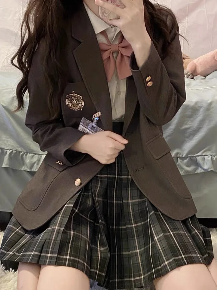 

Комплект из плиссированной юбки и футболки в стиле JK для женщин: милый и стильный образ для улицы